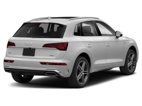 Used 2022 Audi Q5 e Premium Plus AWD/4WD image 2