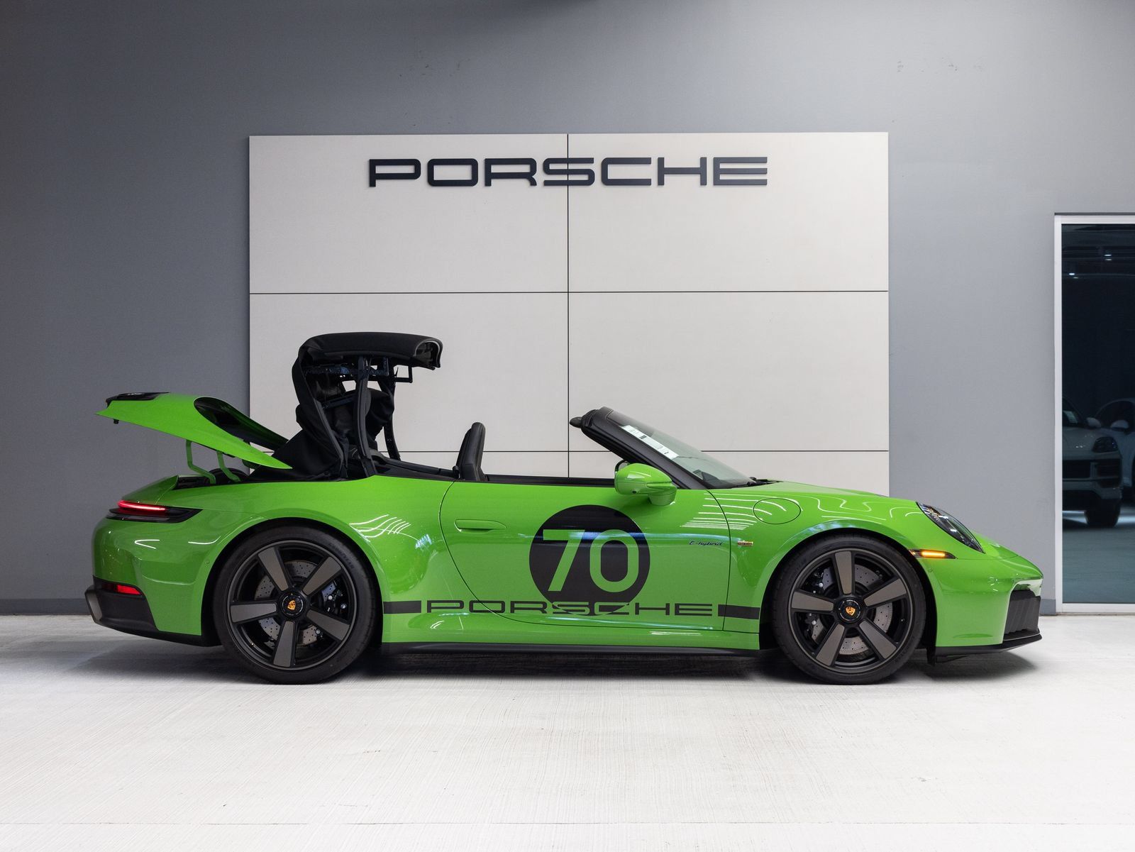 Certified 2026 Porsche 911 Carrera GTS RWD image 9