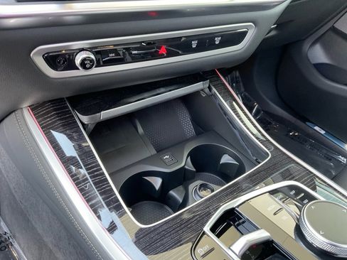 New 2026 BMW X5 xDrive50e image 18