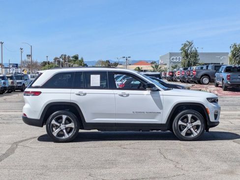 Used 2023 Jeep Grand Cherokee 4WD 4xe image 4