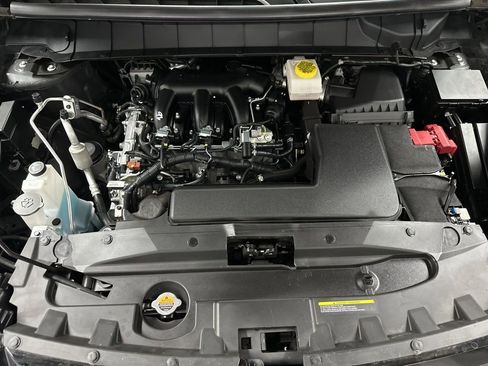 Used 2025 Nissan Pathfinder Platinum w/ Cargo Package image 40