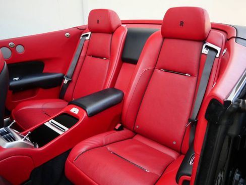 Used 2018 Rolls-Royce Dawn image 10