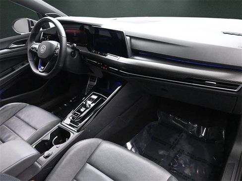 Used 2024 Volkswagen Golf R image 20