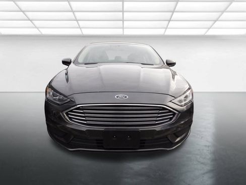 Used 2018 Ford Fusion S image 2