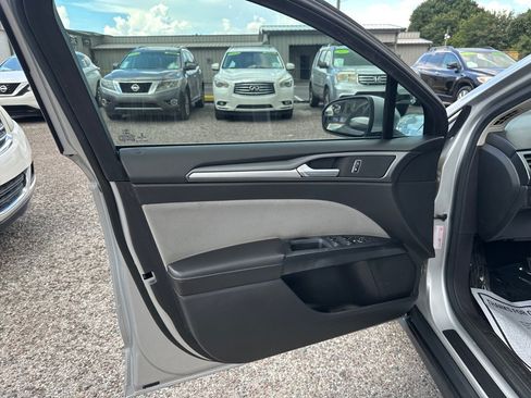 Used 2015 Ford Fusion S FWD image 11