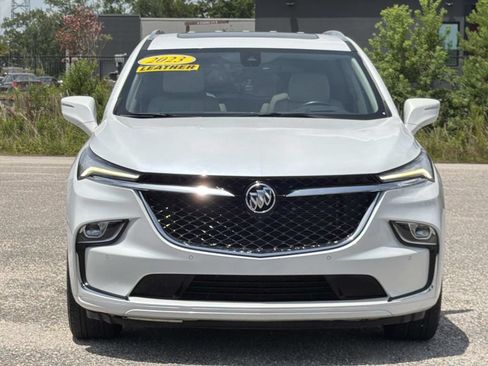 Used 2023 Buick Enclave Avenir FWD image 2
