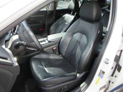 Used 2020 Hyundai Sonata Limited FWD image 19