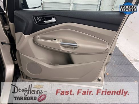 Used 2017 Ford Escape SE image 40