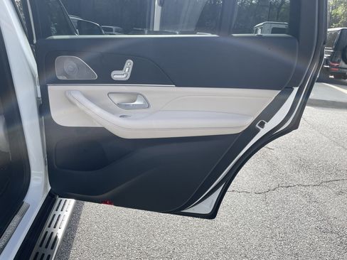 Certified 2025 Mercedes-Benz GLS 450 4MATIC image 45