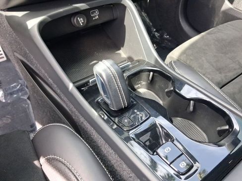 Used 2021 Volvo XC40 T4 R-Design w/ Protection Package Premier FWD image 21