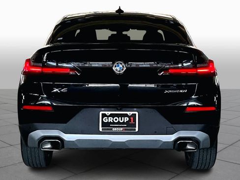 Certified 2025 BMW X4 xDrive30i image 4