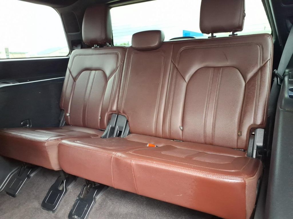 Used 2022 Ford Expedition Limited RWD image 15