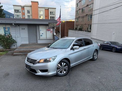 Used 2014 Honda Accord LX image 2