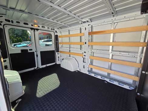 Used 2023 RAM ProMaster 2500 image 18
