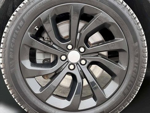 Used 2020 Land Rover Discovery Sport S image 13