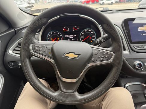 Used 2023 Chevrolet Malibu LT image 15