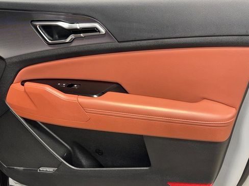 Used 2023 Kia Sportage SX image 9