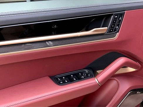 New 2025 Porsche Cayenne Turbo image 28