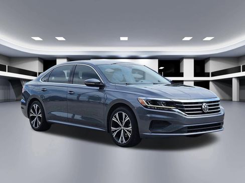 Used 2022 Volkswagen Passat 2.0T SE FWD image 8