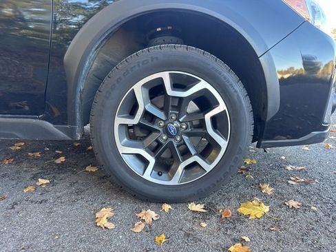Used 2017 Subaru Crosstrek 2.0i Premium image 8