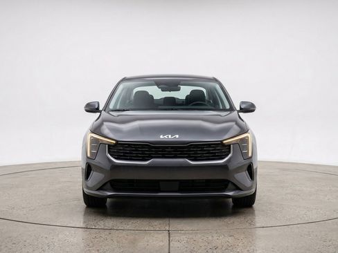 Used 2025 Kia K4 LXS image 2