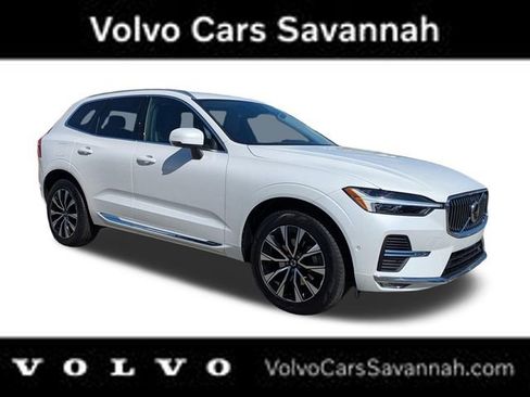 Used 2023 Volvo XC60 B5 Plus image 2