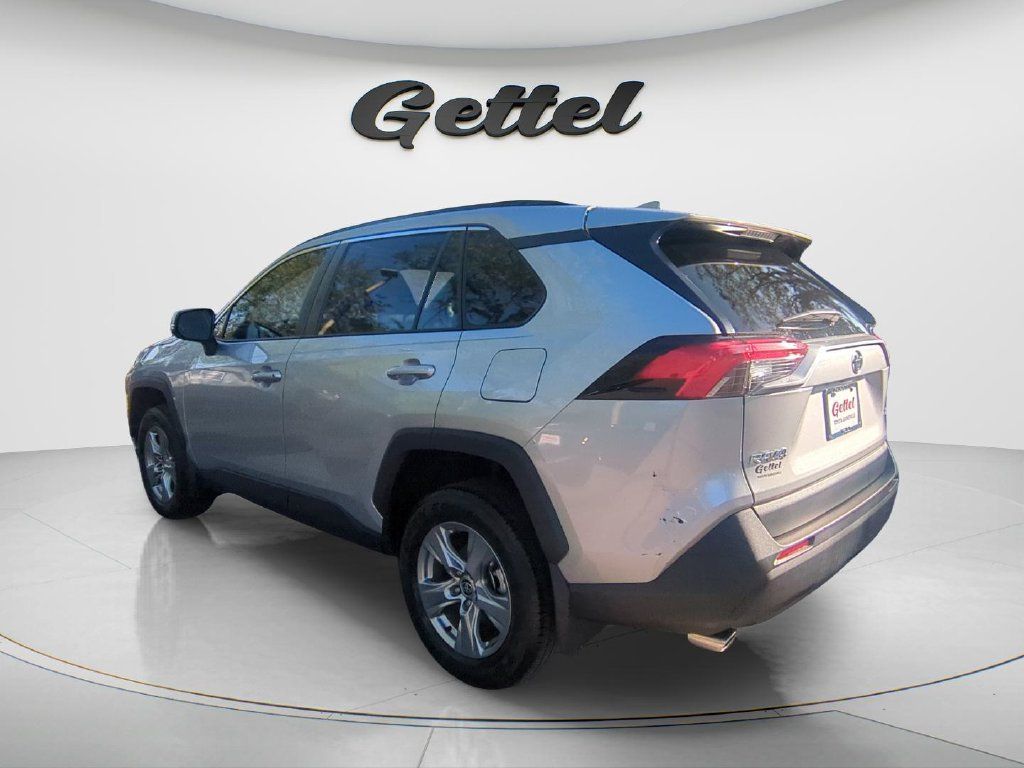 Used 2024 Toyota RAV4 XLE w/ Convenience Package FWD image 7