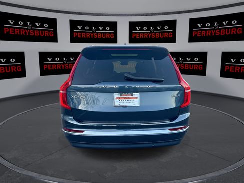 Used 2023 Volvo XC90 B6 Plus image 7