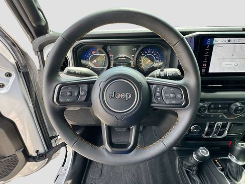Used 2024 Jeep Wrangler Unlimited Sport AWD/4WD image 11