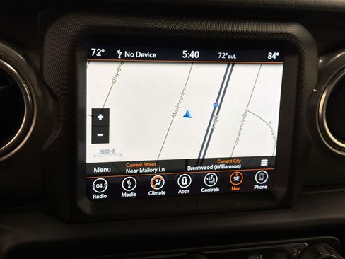 Used 2019 Jeep Wrangler Unlimited Sahara AWD/4WD image 18