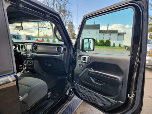 Used 2018 Jeep Wrangler Sport AWD/4WD image 38