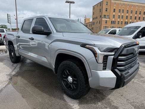 Used 2023 Toyota Tundra SR AWD/4WD image 12