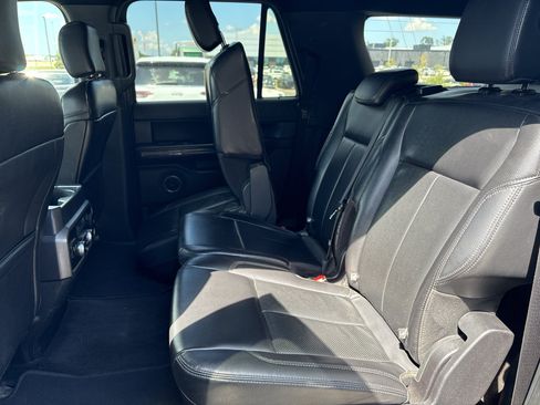 Used 2020 Ford Expedition Max XLT w/ Equipment Group 202A RWD image 17