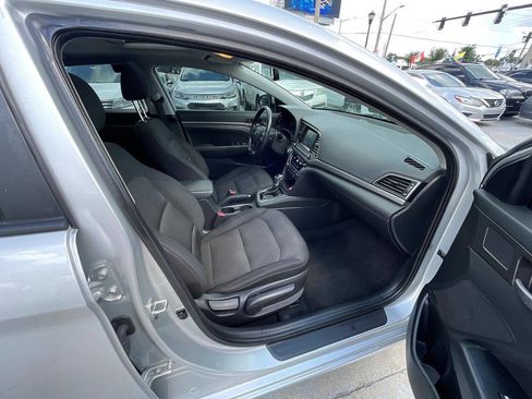 Used 2018 Hyundai Elantra Value Edition FWD image 9