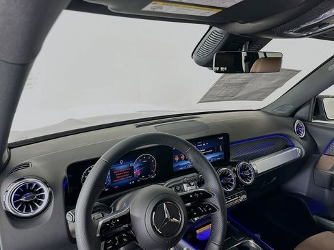 New 2026 Mercedes-Benz GLB 250 image 9