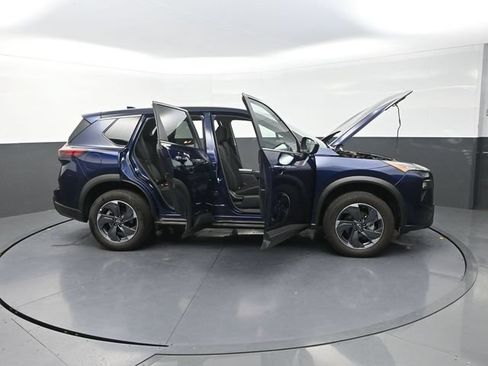 Used 2025 Nissan Rogue SV FWD image 45