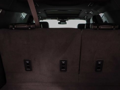 Used 2024 Chevrolet Suburban RST w/ Luxury Package image 34