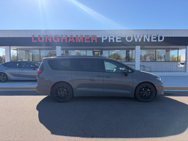 Used 2025 Chrysler Pacifica Limited FWD image 5