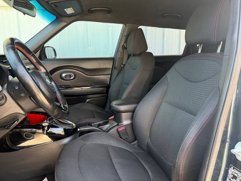 Used 2018 Kia Soul + FWD image 8