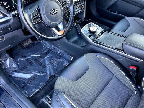 Used 2020 Kia Niro EX image 14