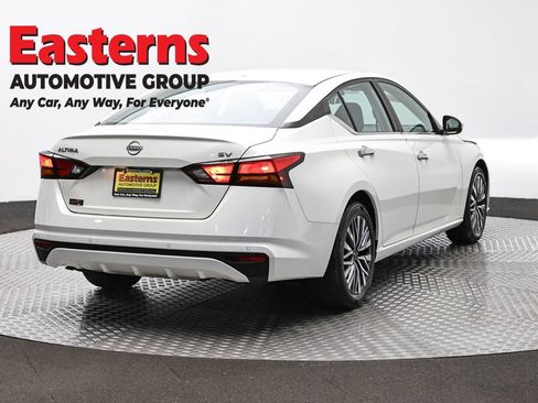 Used 2023 Nissan Altima 2.5 SV FWD image 5