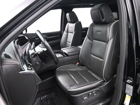 Used 2024 Cadillac Escalade ESV Sport AWD/4WD image 12