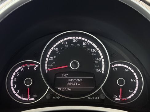 Used 2015 Volkswagen Beetle 1.8T FWD image 45