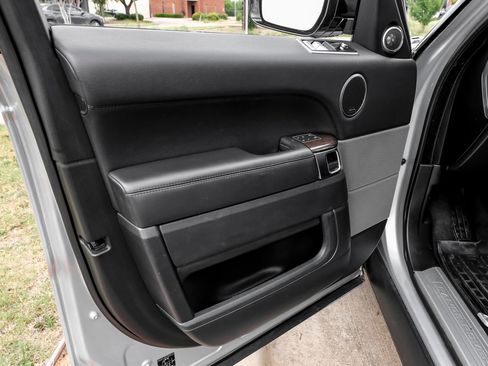 Used 2018 Land Rover Range Rover Sport HSE image 43