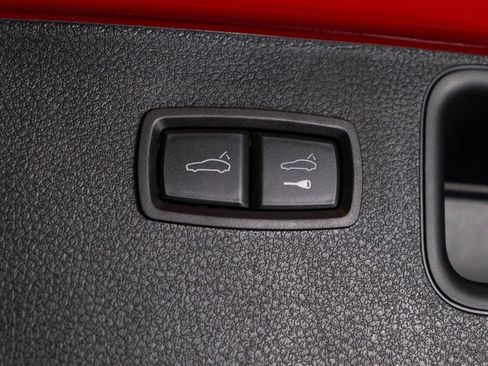 Certified 2026 Porsche Macan AWD/4WD image 38