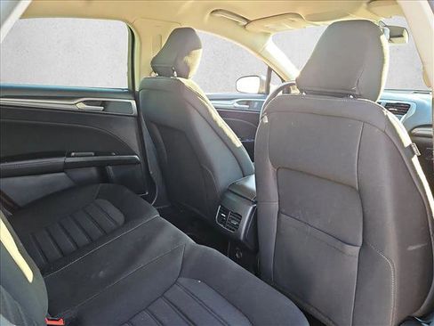Used 2020 Ford Fusion SE image 18