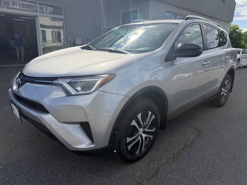 Used 2016 Toyota RAV4 LE AWD/4WD image 3