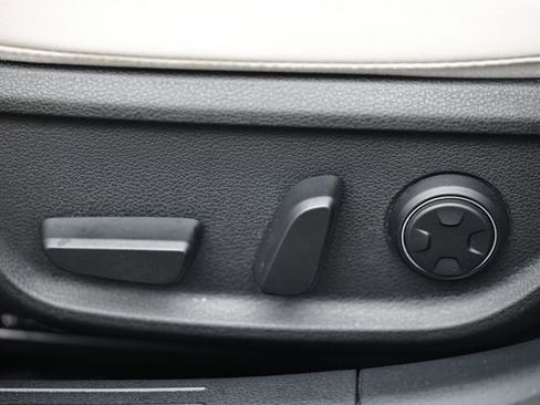 Certified 2025 Genesis G70 2.5T image 21