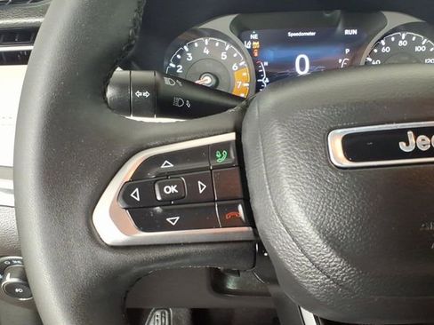 Used 2023 Jeep Compass Limited image 16