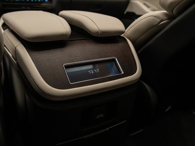 New 2027 Lincoln Navigator Reserve w/ Jet Appearance Package AWD/4WD image 19